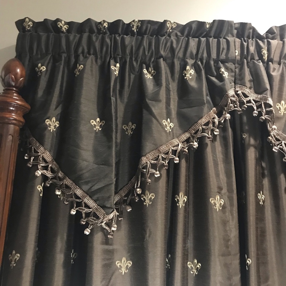 Valances (4)